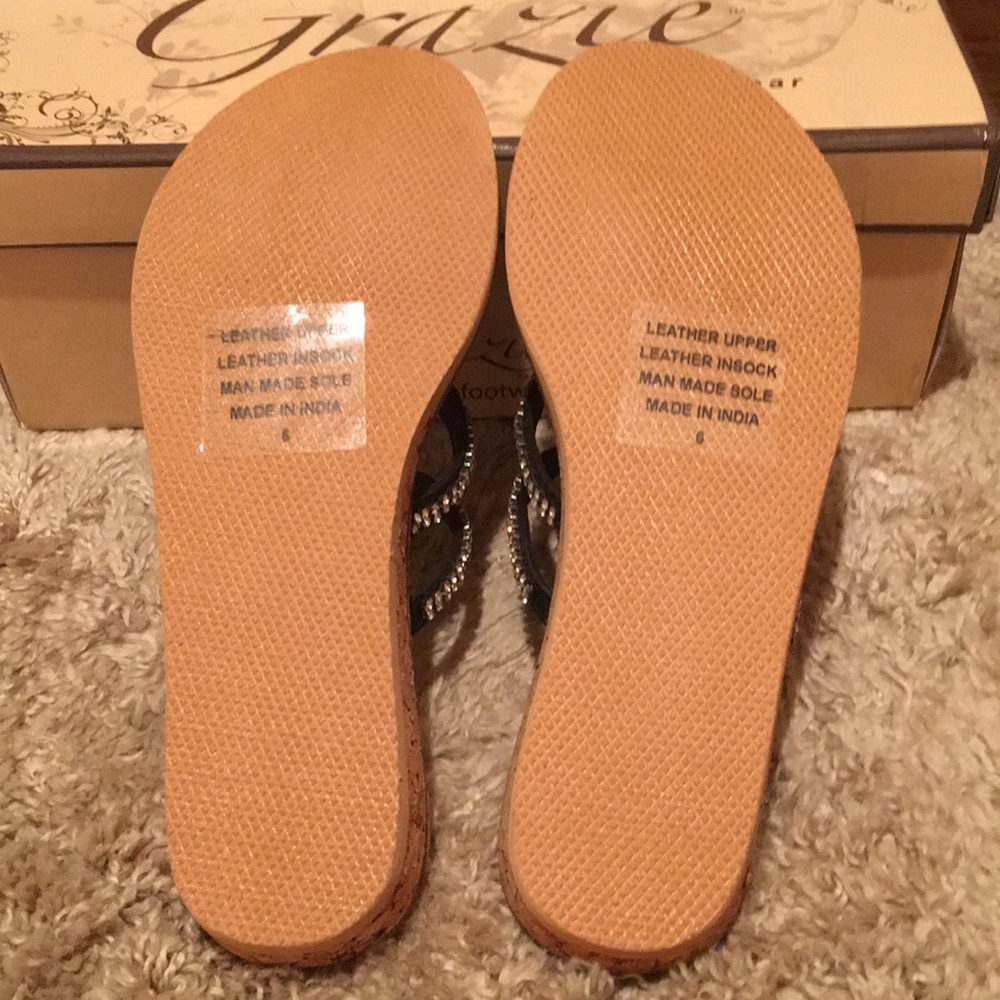NIB GRAZIE PRINCESS SANDAL THONG BLING FLATS 6 - Picture 4 of 8